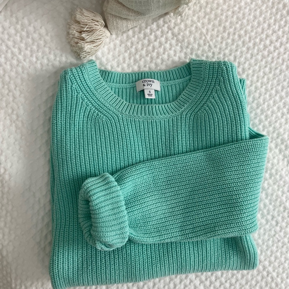 Crown & Ivy Green Crew Neck Sweater with Ribbed Knit | 100% Cotton
